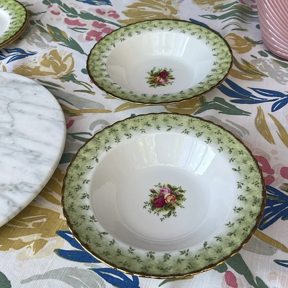 Set of 2 Rare Royal Albert Old Country Roses Green Border bowls 8”